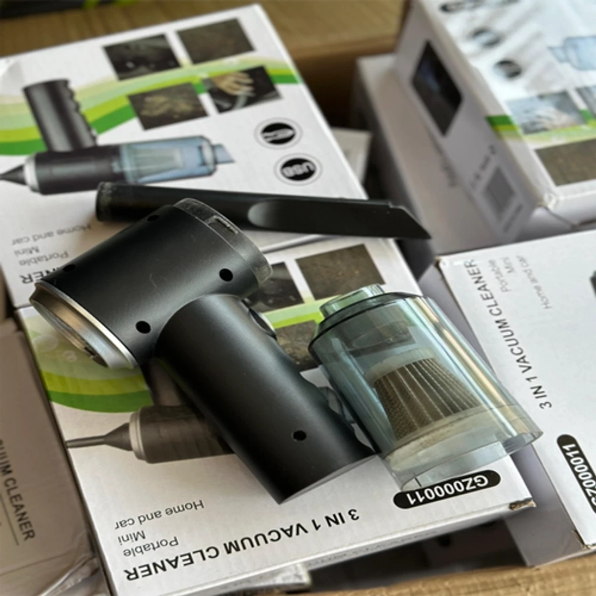 Rechargeable 3 in 1 vacuum cleaner ( 1 year Warranty )